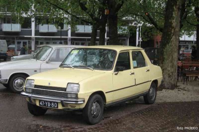 doelenplein_000_oldtimer_renault7_2008_05_17_13h29_14.jpg